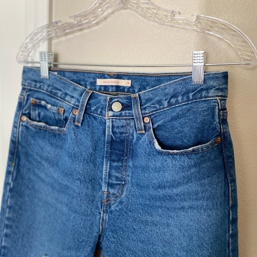 Levi's Premium Wedgie Straight Women's Jeans, distressed, medium wash 28 J7 - Picture 4 of 10
